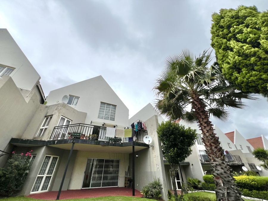 To Let 2 Bedroom Property for Rent in Halfway Gardens Gauteng