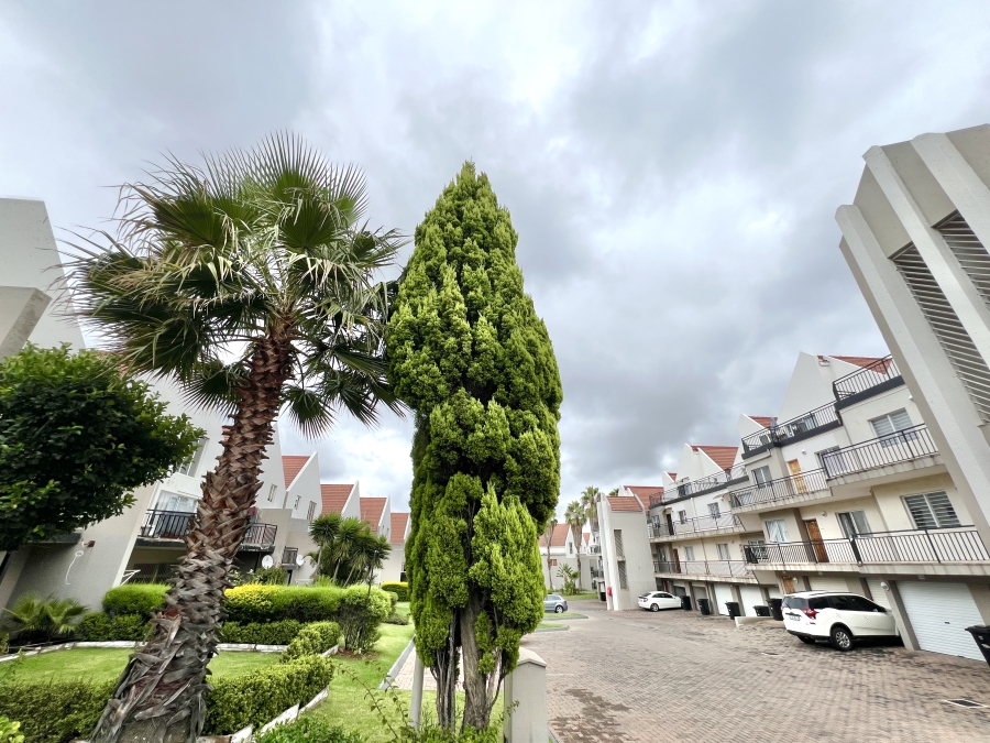 To Let 2 Bedroom Property for Rent in Halfway Gardens Gauteng