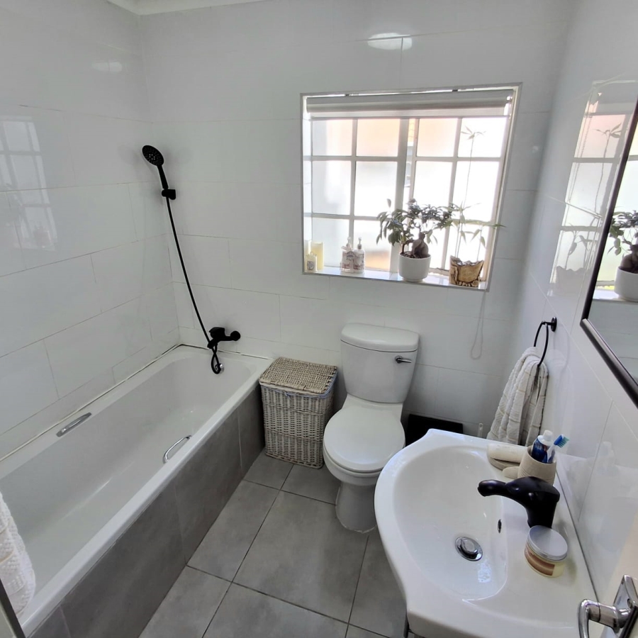 2 Bedroom Property for Sale in Eden Glen Gauteng