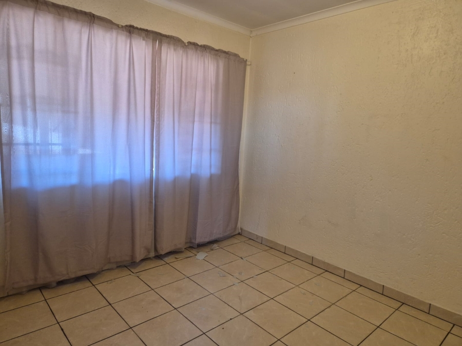 To Let 1 Bedroom Property for Rent in Kenleaf Gauteng
