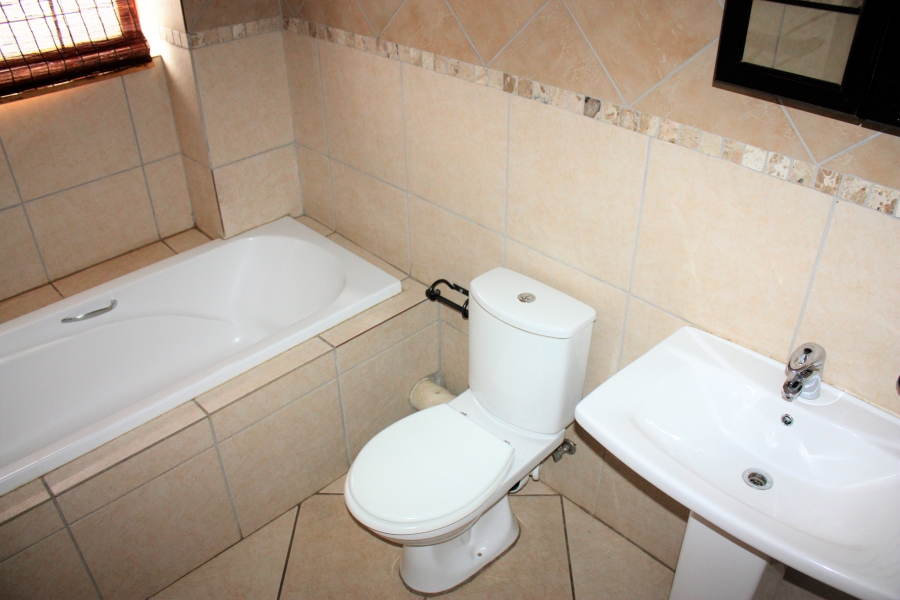 To Let 2 Bedroom Property for Rent in Zwartkop Gauteng