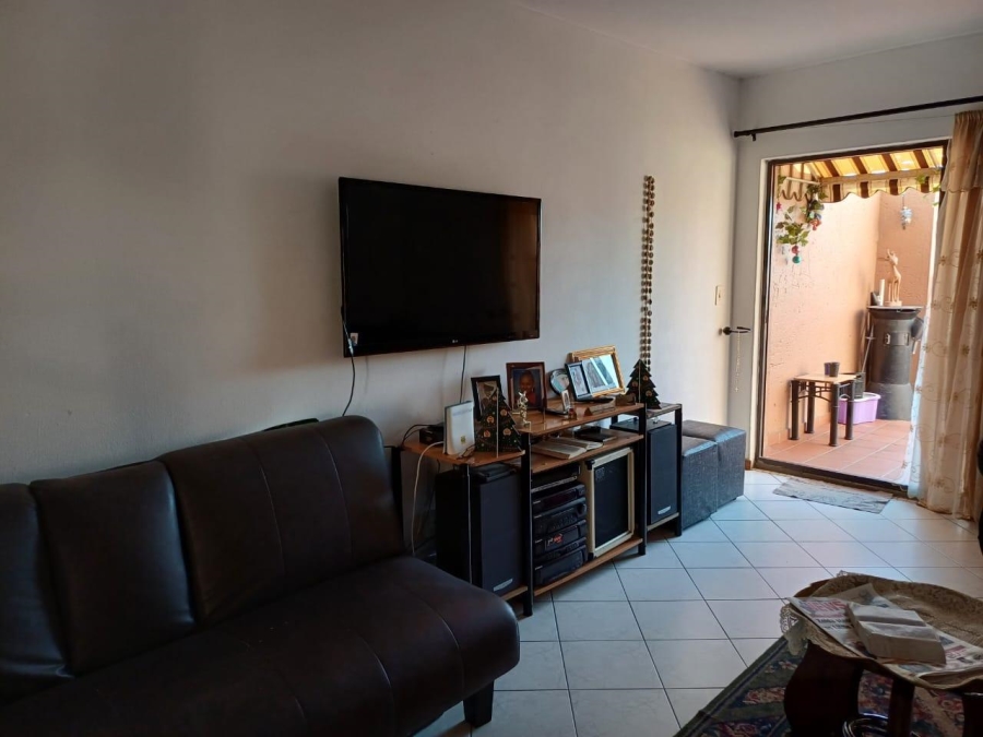 2 Bedroom Property for Sale in Hurlyvale Gauteng