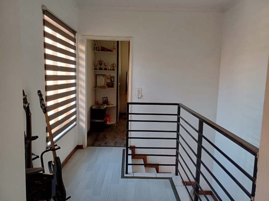 2 Bedroom Property for Sale in Hurlyvale Gauteng