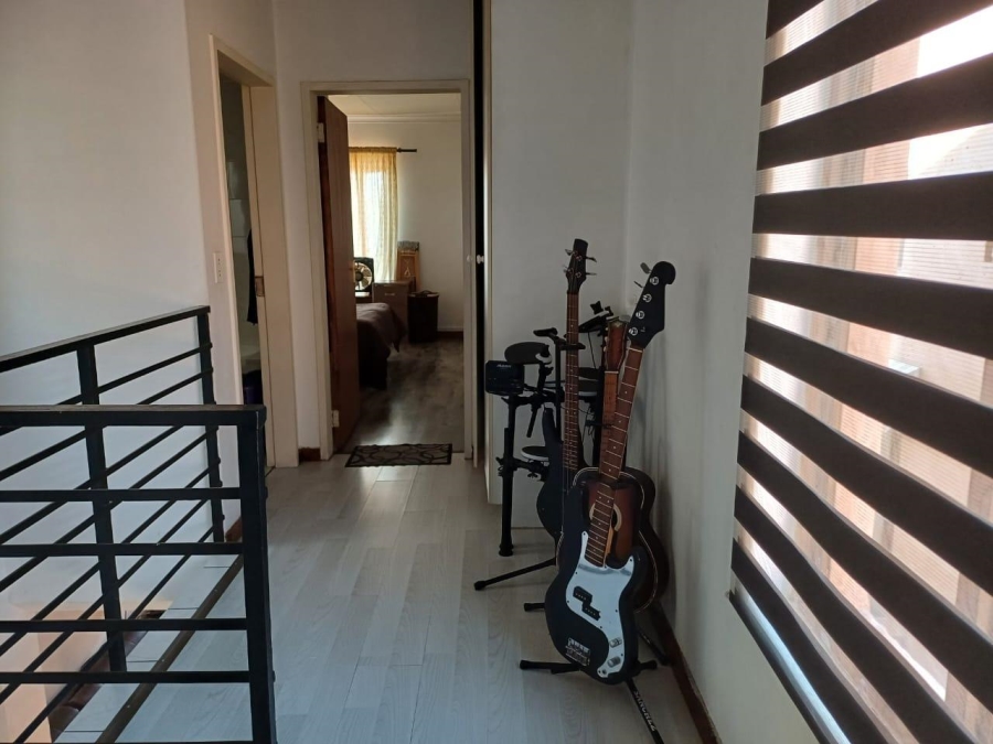 2 Bedroom Property for Sale in Hurlyvale Gauteng