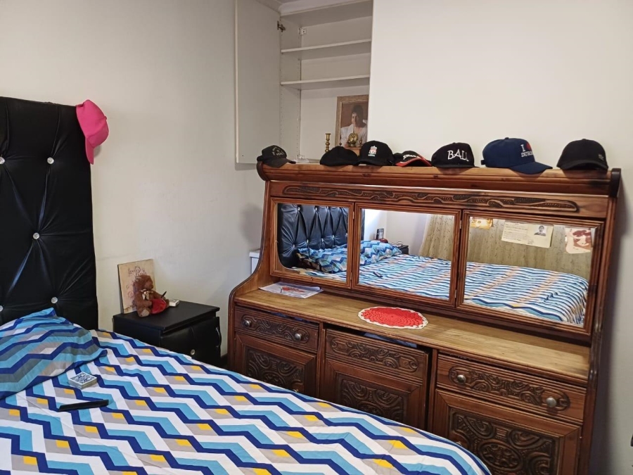 2 Bedroom Property for Sale in Hurlyvale Gauteng