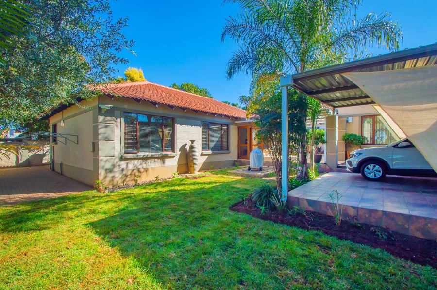 4 Bedroom Property for Sale in North Riding Gauteng