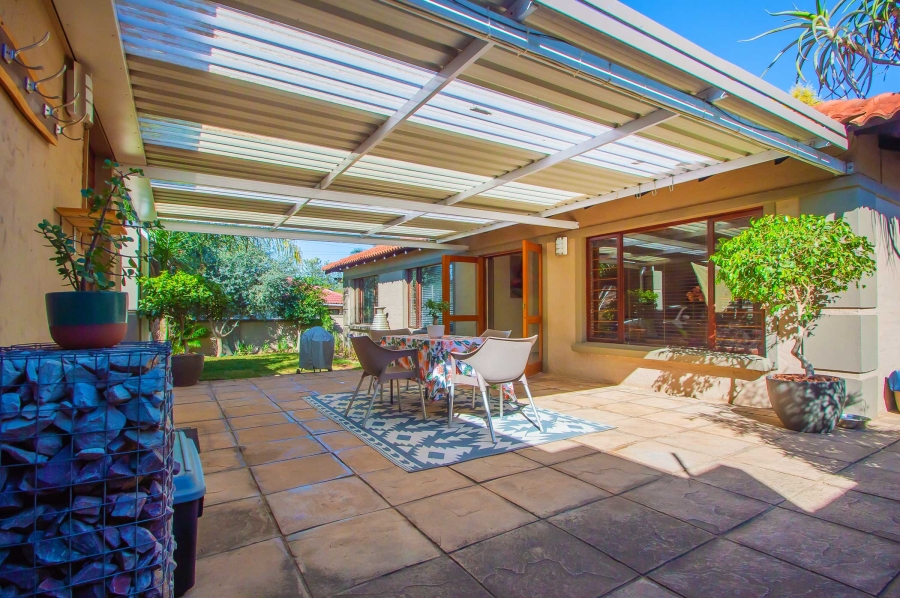 4 Bedroom Property for Sale in North Riding Gauteng