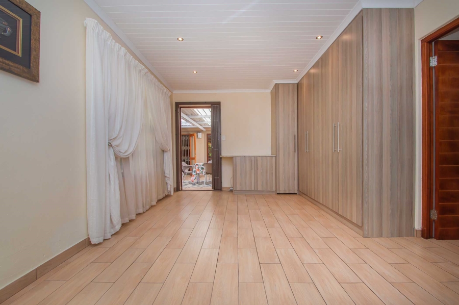 4 Bedroom Property for Sale in North Riding Gauteng