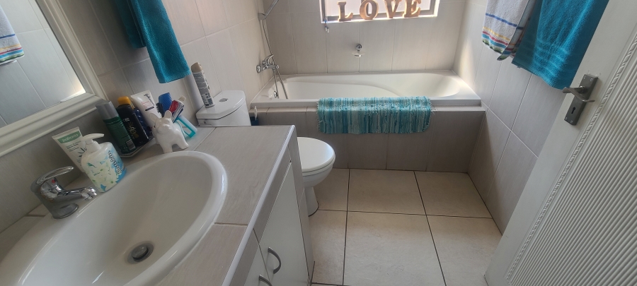 3 Bedroom Property for Sale in Clarens Park Gauteng