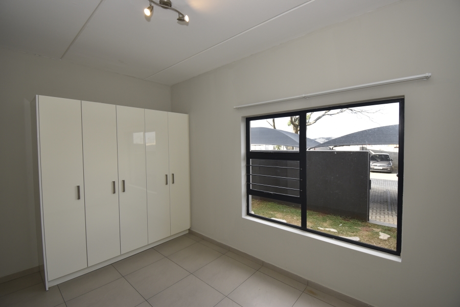 2 Bedroom Property for Sale in North Riding Gauteng