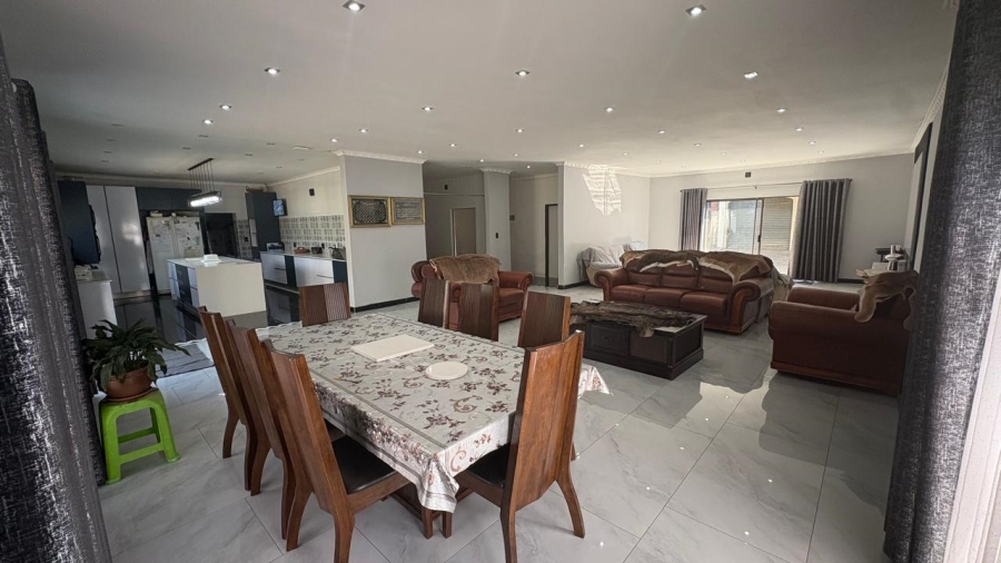 5 Bedroom Property for Sale in Beyers Park Gauteng