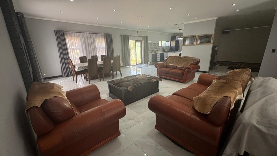5 Bedroom Property for Sale in Beyers Park Gauteng