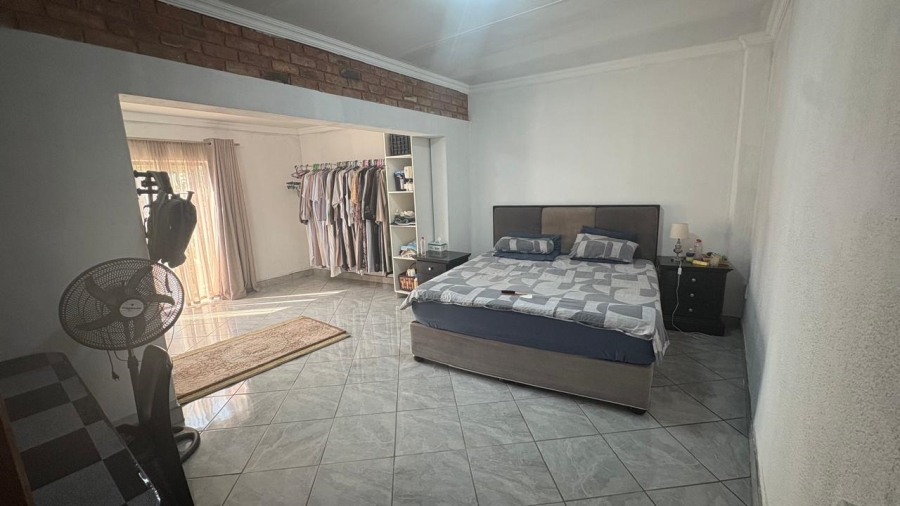 5 Bedroom Property for Sale in Beyers Park Gauteng