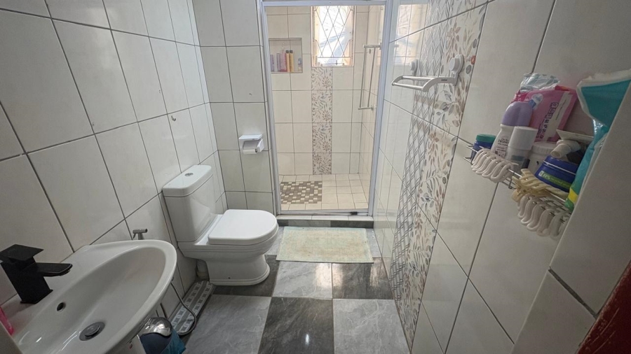 5 Bedroom Property for Sale in Beyers Park Gauteng