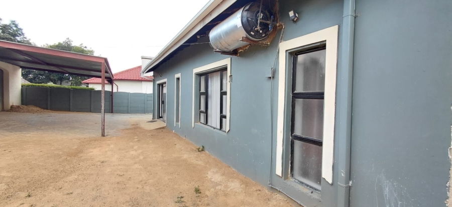 5 Bedroom Property for Sale in Beyers Park Gauteng