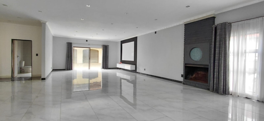 5 Bedroom Property for Sale in Beyers Park Gauteng