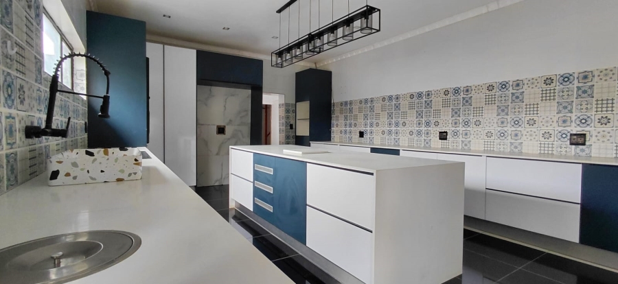 5 Bedroom Property for Sale in Beyers Park Gauteng