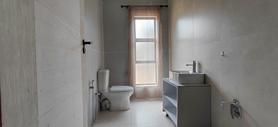 5 Bedroom Property for Sale in Beyers Park Gauteng