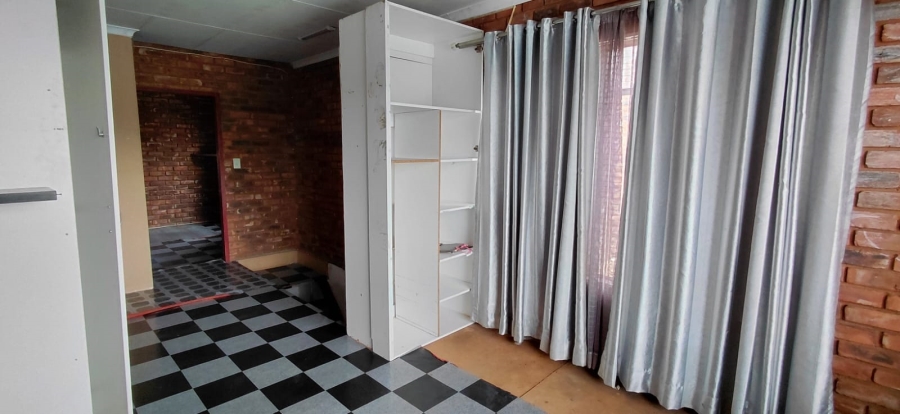 5 Bedroom Property for Sale in Beyers Park Gauteng