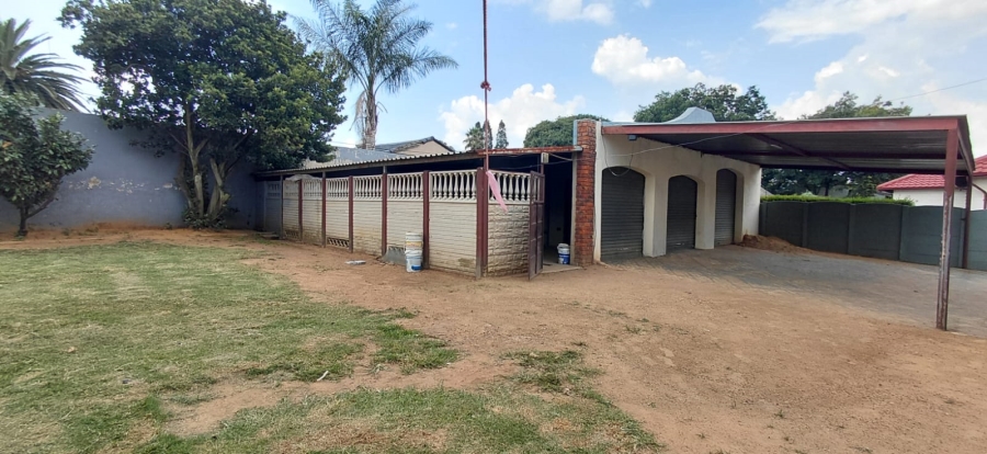 5 Bedroom Property for Sale in Beyers Park Gauteng