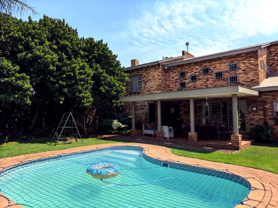 7 Bedroom Property for Sale in Bashewa A H Gauteng