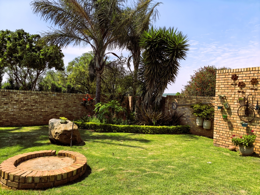 7 Bedroom Property for Sale in Bashewa A H Gauteng