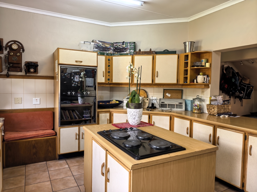 7 Bedroom Property for Sale in Bashewa A H Gauteng