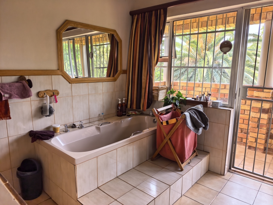 7 Bedroom Property for Sale in Bashewa A H Gauteng