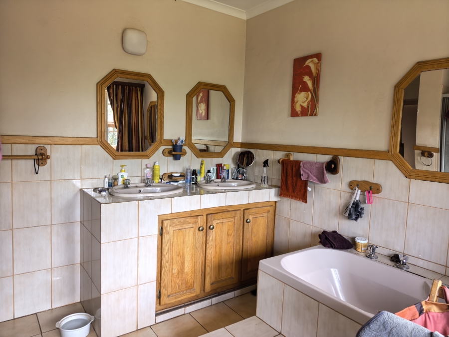 7 Bedroom Property for Sale in Bashewa A H Gauteng