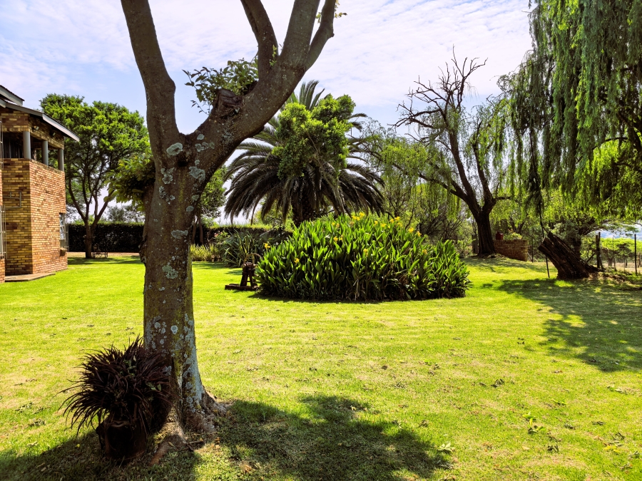 7 Bedroom Property for Sale in Bashewa A H Gauteng