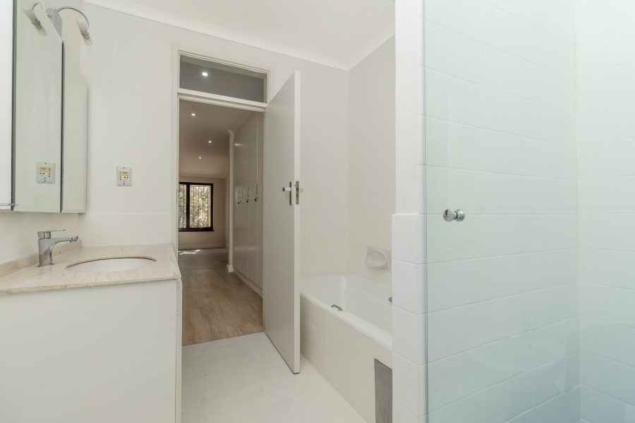 To Let 3 Bedroom Property for Rent in Sandown Gauteng