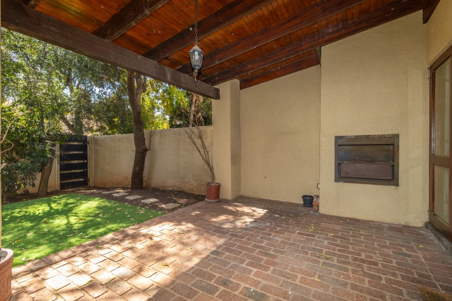 To Let 3 Bedroom Property for Rent in Sandown Gauteng