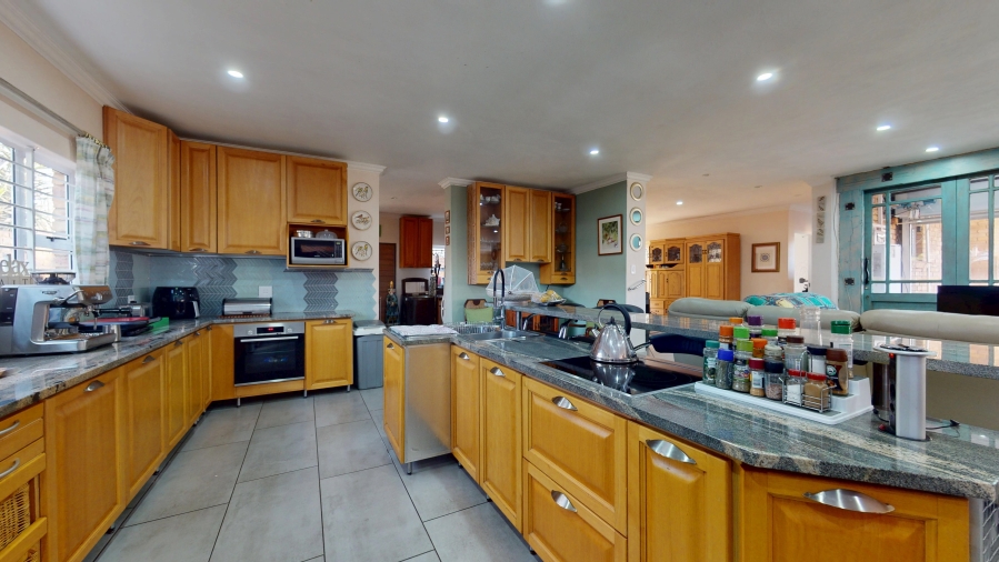 5 Bedroom Property for Sale in Rynfield Gauteng