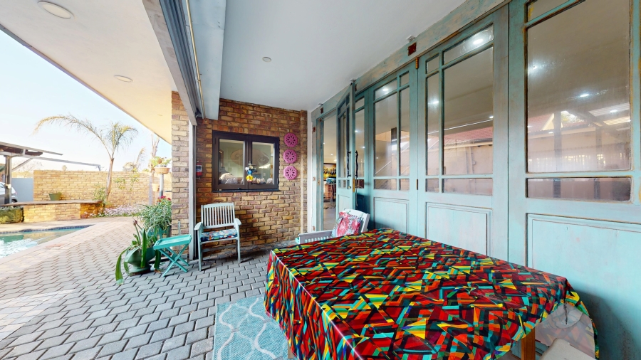 5 Bedroom Property for Sale in Rynfield Gauteng