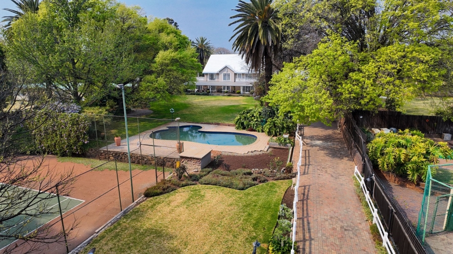 6 Bedroom Property for Sale in Klippoortjie Gauteng