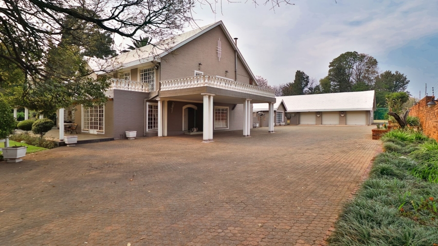 6 Bedroom Property for Sale in Klippoortjie Gauteng