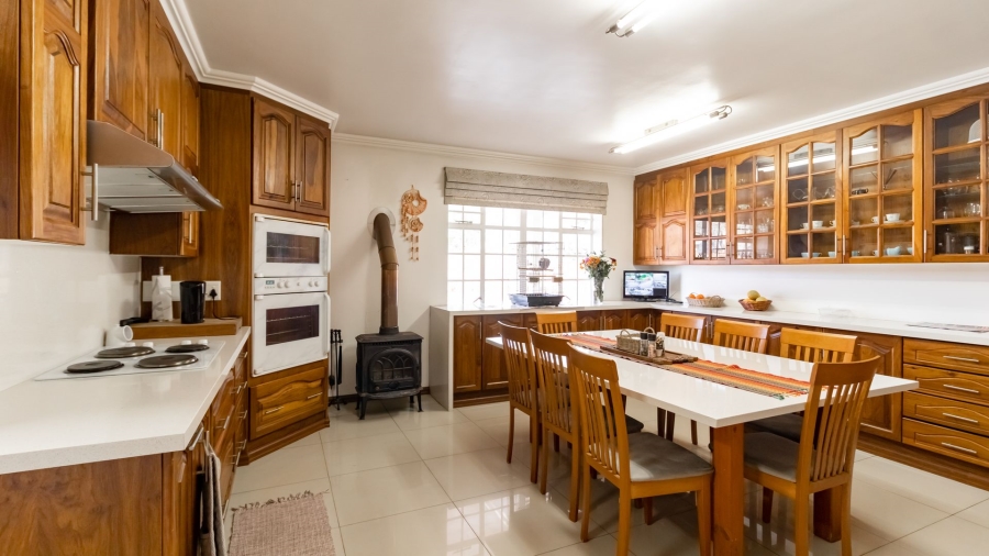 6 Bedroom Property for Sale in Klippoortjie Gauteng