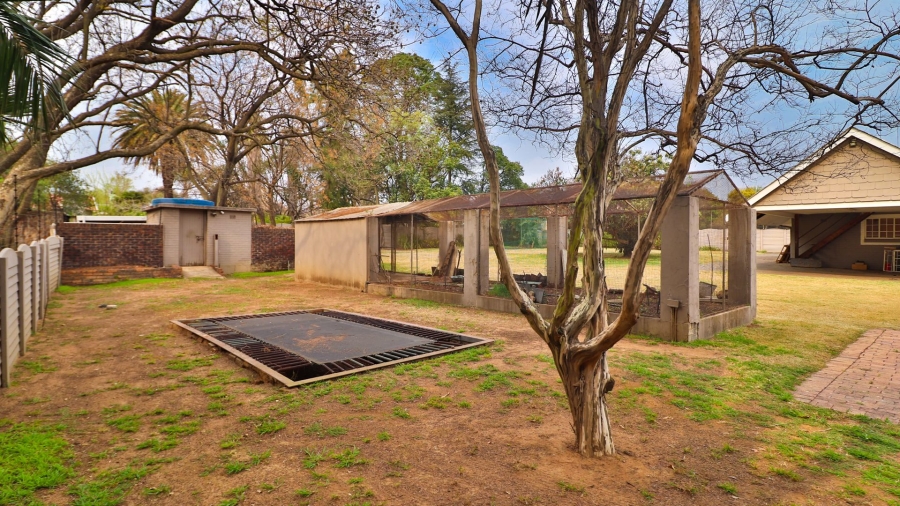 6 Bedroom Property for Sale in Klippoortjie Gauteng