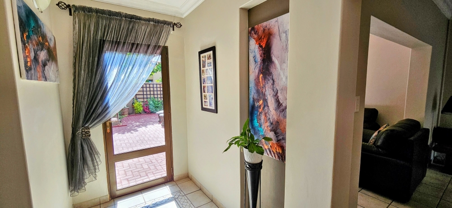 3 Bedroom Property for Sale in Three Rivers Proper Gauteng