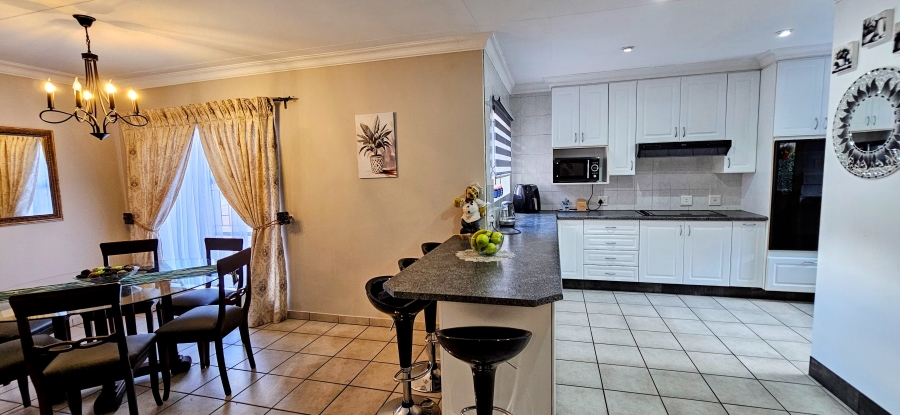 3 Bedroom Property for Sale in Three Rivers Proper Gauteng