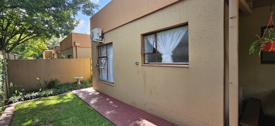 3 Bedroom Property for Sale in Three Rivers Proper Gauteng