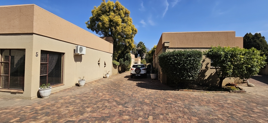 3 Bedroom Property for Sale in Three Rivers Proper Gauteng