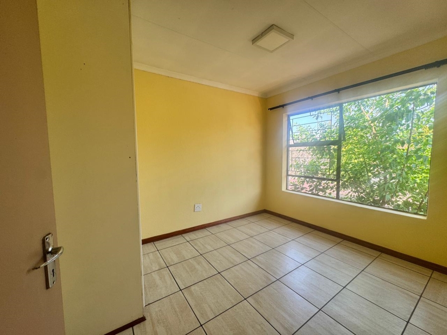 3 Bedroom Property for Sale in Heuwelsig Estate Gauteng