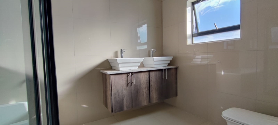 4 Bedroom Property for Sale in Eldoraigne Gauteng