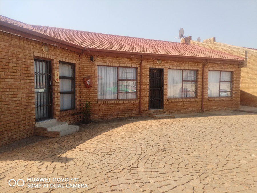 1 Bedroom Property for Sale in Vosloorus Ext 16 Gauteng