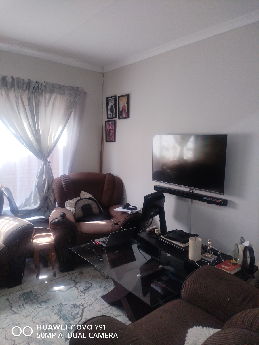 1 Bedroom Property for Sale in Vosloorus Ext 16 Gauteng