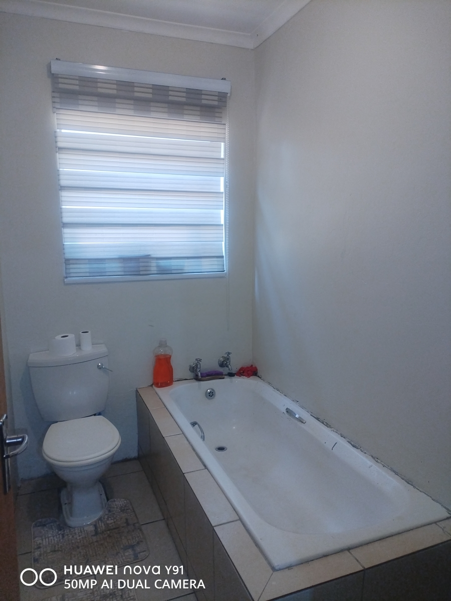 1 Bedroom Property for Sale in Vosloorus Ext 16 Gauteng