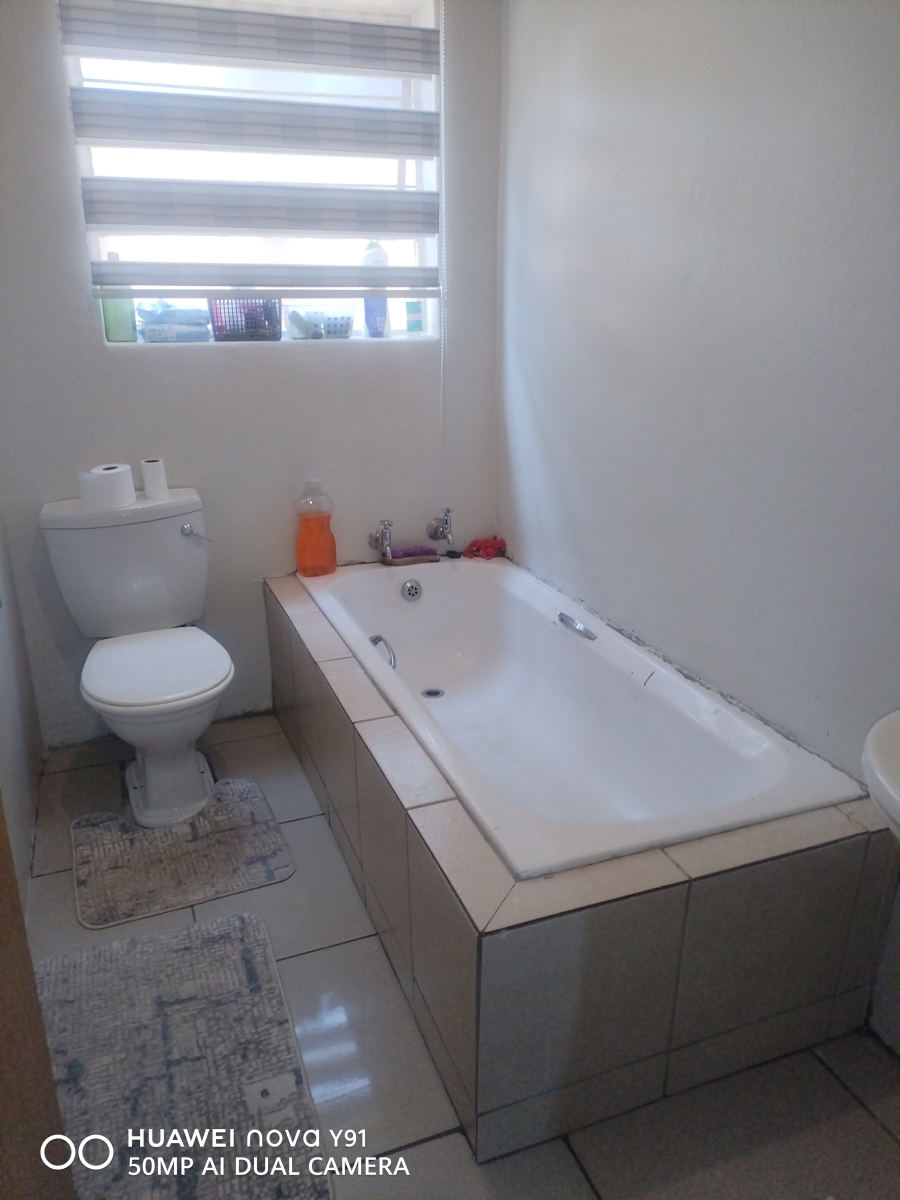 1 Bedroom Property for Sale in Vosloorus Ext 16 Gauteng