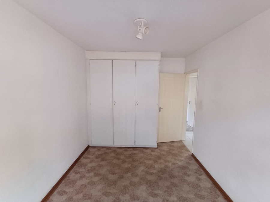 To Let 2 Bedroom Property for Rent in New Redruth Gauteng