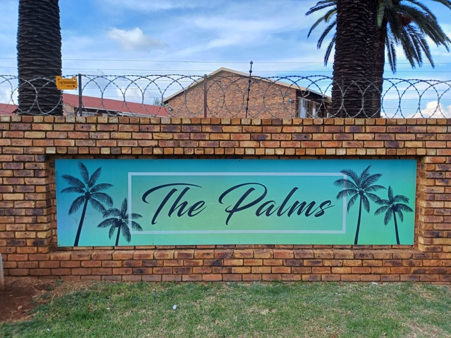 To Let 2 Bedroom Property for Rent in New Redruth Gauteng